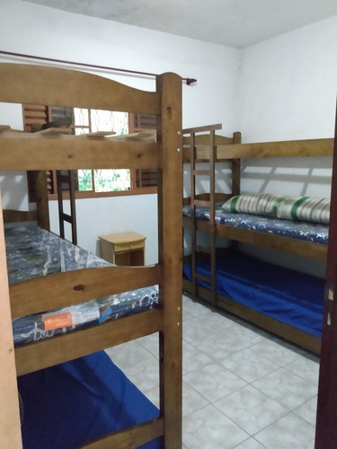 Imagem 10 de 14 de Chácara, Piscina, 2 Quartos, Sala Ampla, 2 Banheiros