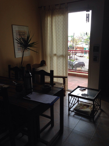 Departamento De 2 Ambientes En Carapachay