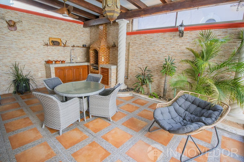 Casa · 4 Recámaras · Alberca · Centro · Sm12 · 350m2