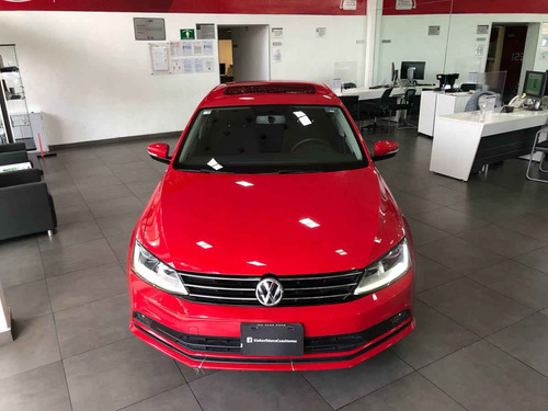 Imagen 2 de 15 de Volkswagen Jetta 2018 4p Comfortline L5/2.5 Aut