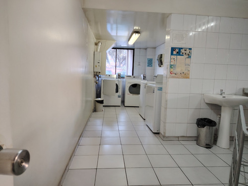 Excelente Departamento Cercano A Estación De Metro