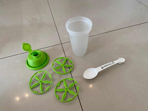 Vaso Batidor Con Cuchara Medidora (6h) Verde Grande (Usado)