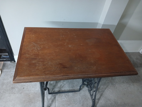 Mesa Con Pie De Maquina De Coser Antigua (Usado)