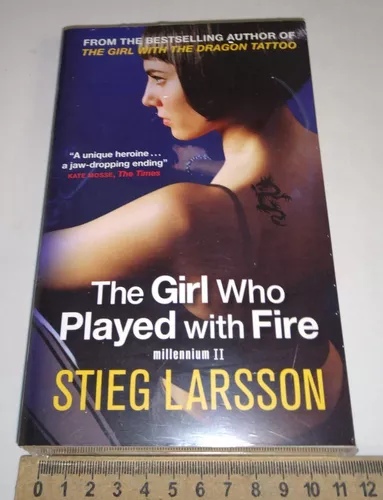 Livro The Girl who played with fire (em inglês) - Stieg Larsson