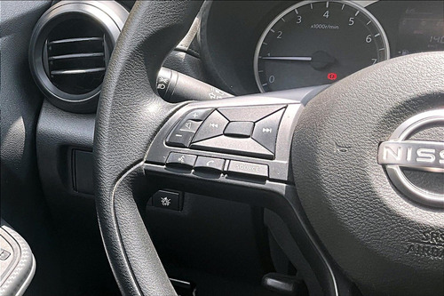 Nissan Versa 2023