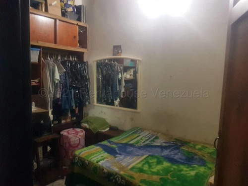 Imagen 8 de 14 de Ramiro E. Ruiz Vende Casa En Catia Mls #22-818