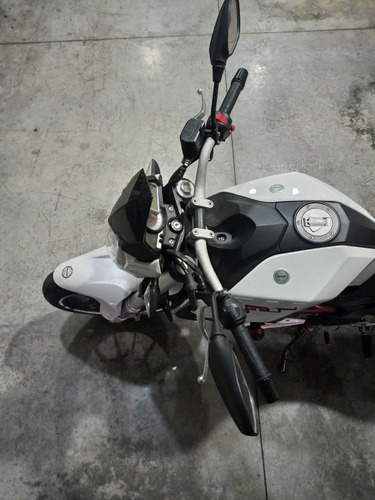 Imagen 14 de 21 de Benelli Tnt 25 250 Año 2017 Impecable Original Segundo Dueño