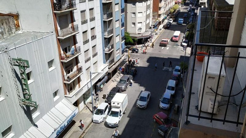Imagen 2 de 11 de Temporada 1 Ambiente Con Habitación Separada Zona Centro