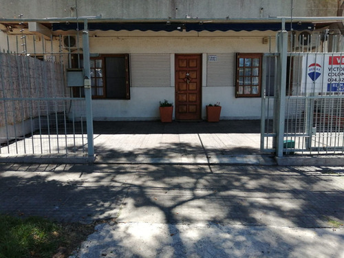 Imagen 23 de 30 de Casa 4 Dorm. Venta Malvin Barbacoa Cerrada Fondo