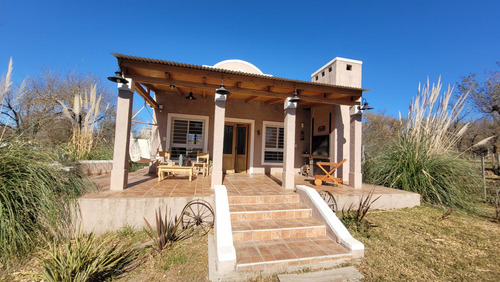 En Venta, Casa De Categoria Amoblada A 500m Del Lago