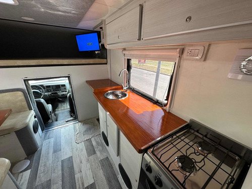 Imagen 9 de 15 de Ford F 4000 Motorhome 4x4