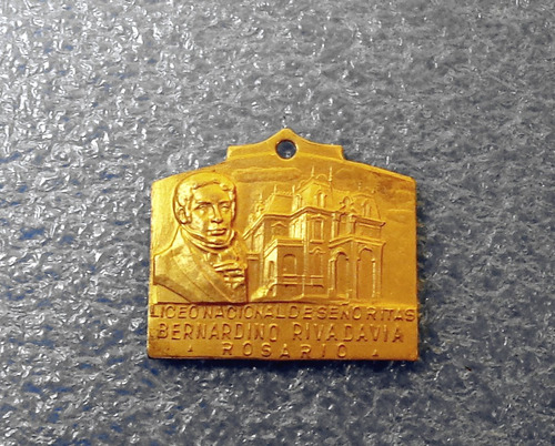 Medalla Liceo De Señoritas Bernardino Rivadavia En Rosario (Usado)