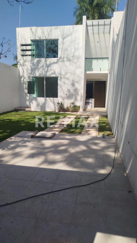 Casa En Venta En Morelos, Otilio Montaño, Cuautla