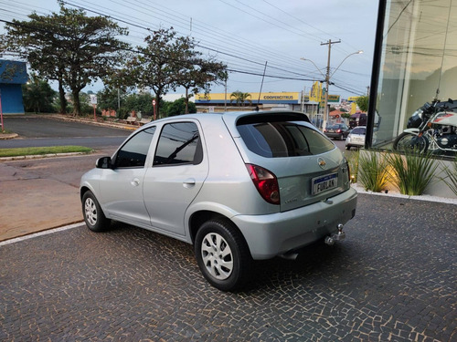 Imagem 4 de 9 de Chevrolet Celta 1.0 Mpfi Life 8v Flex 4p Manual