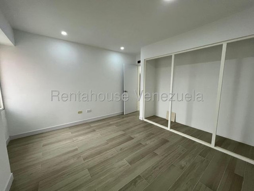 Se Vende Amplio Apto En Los Samanes Cod 25-18269 Rex