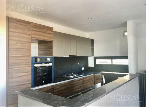 Casa En Venta Con 4 Dormitorios En Los Castaños, Nordelta