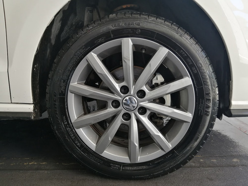 Imagen 13 de 15 de Volkswagen Vento Confortline Plus
