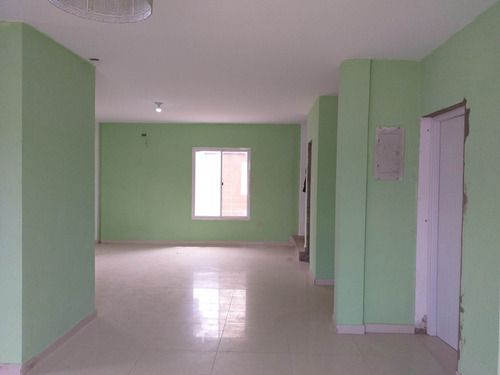 Imagen 7 de 16 de Cómoda Casa En Venta En El Centro De Coro 22-9420 04146954944
