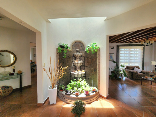 Casa Colonial En El Corazón De Juriquilla 5 Recámaras Completas, Una En Planta Baja Alberca Propia Am