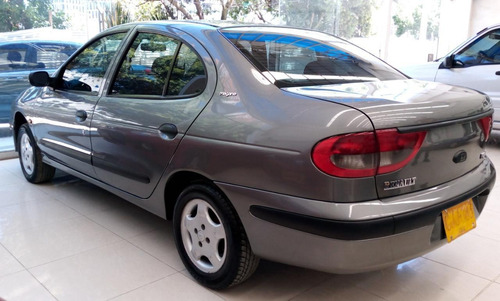 Imagen 7 de 14 de Renault Mégane 1.4 Mecanico