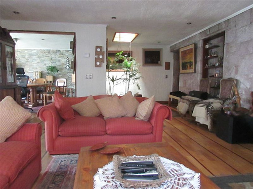 Casa En Venta De 4 Dorm. En Providencia