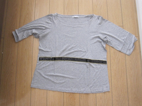 Remera Gris , Lentejuelas Negras Manga 3/4 The Designer T:m