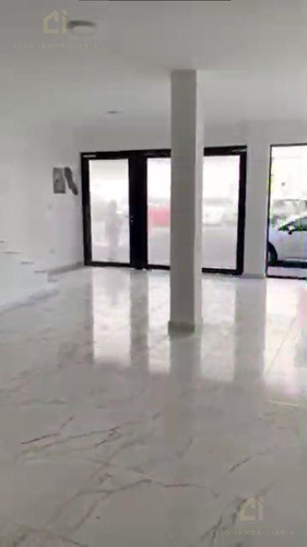 Edificio En Renta En El Centro De Veracruz, Es De Plantas Y Cuenta Con Baños Para Dama Y Cablleros