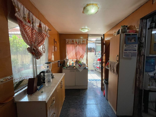 Casa En Venta De 2 Dorm. En Maipú