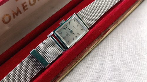 Reloj Omega Genève Ref. 511.357 - Swiss 1971 Estuche Plateado No Plateado (Usado)