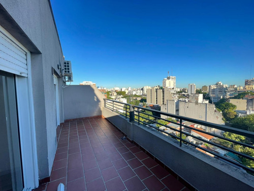 Dto De 2 Ambientes En Venta Al Frente Con Balcón