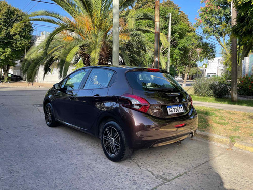 Peugeot 208 2017 1.5 Active
