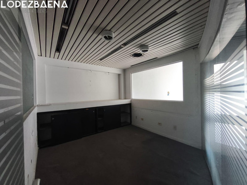 Oficina Comercial Zona Centro De La Ciudad De Córdoba - Facil Acceso Por Arteria Principal.!