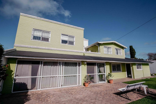Imagen 19 de 20 de Casa En Venta De Tres Dormitorios Pileta, La Plata