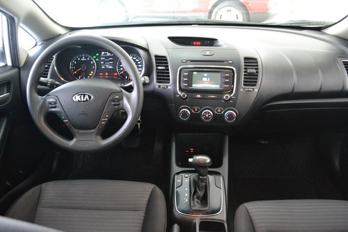 Imagen 8 de 10 de Kia Forte Lx 2018