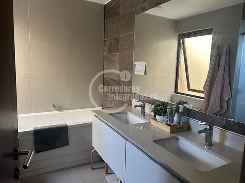 Casa En Venta De 4 Dorm. En Lo Barnechea Los Litres