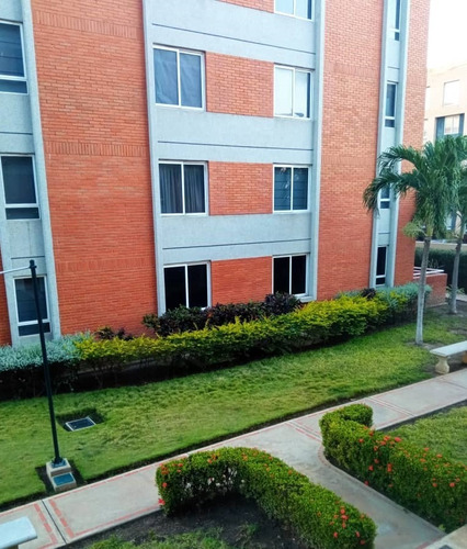 Imagen 16 de 18 de Apartamento En Playa Guaica. Lecheria