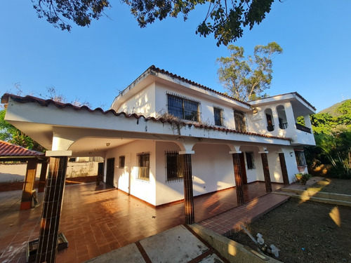 Marbella Mendoza Vende Casa Quinta Trigal Sur ( En Esquina) 