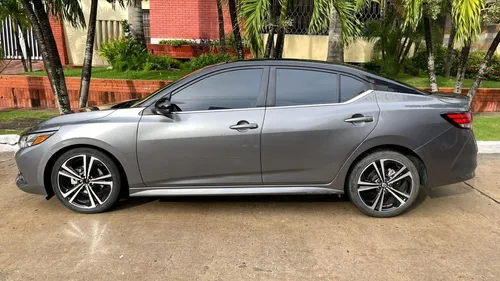 Nissan Sentra B18 Sr 2024 / Aut / Full Eq / Como Nuevo