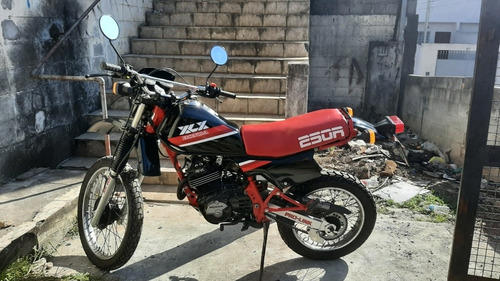Imagem 3 de 6 de Honda Xlx 250 R