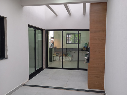Casa De 3 Quartos, Fino Acabamento, Área Gourmet, Suite E Lavabo A Venda No Condomínio Village Moutonee Em Salto/sp.