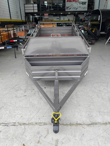 Carretinha Fazendinha 2.50 X 1.25 X 0.40 Com Bau - Cap 700kg