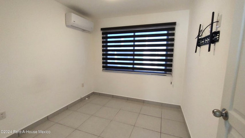 Rento En Privada Con Amenidades Casa En Zakia 3 Recamaras 2 Baños