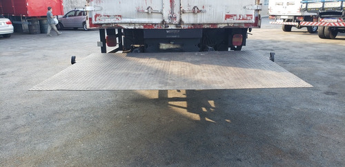 Plataforma Elétrica Para Caminhão Toco Ou Truck