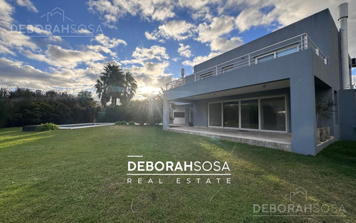 Casa En Venta 6 Amb Lote Interno Con Pileta - Los Castores Nordelta