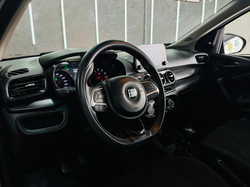 Fiat Cronos 1.3 Drive Flex 4p