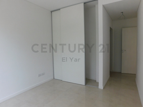 Imagen 25 de 30 de Venta Depto 3 Amb. Al Frente Super Luminoso Con Patio Y Balcón A Estrenar