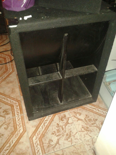 Imagen 1 de 1 de Cajón Para Bajo De 15 Pulgadas