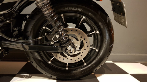 Harley Davidson Iron 883
