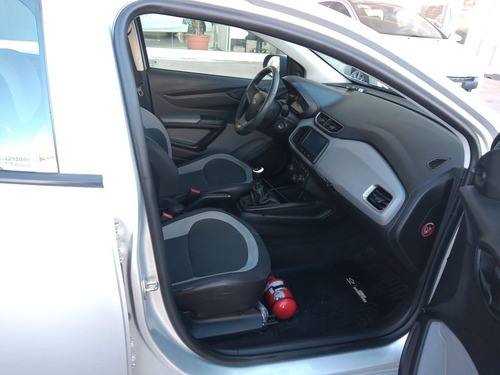 Imagen 11 de 15 de Chevrolet Onix 1.4 Lt