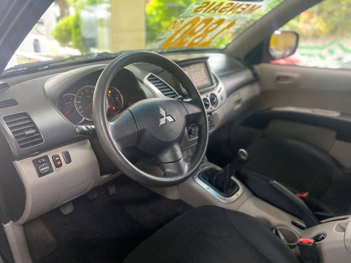 Imagem 6 de 10 de Mitsubishi L200 Triton 2.4 Hls 4x2 Cd 16v Flex 4p Manual